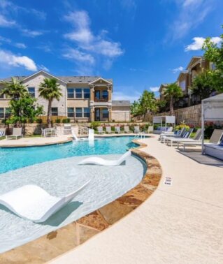 Berkshire Lakeway Pool