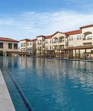 Reveal Lake Ridge Pool Area